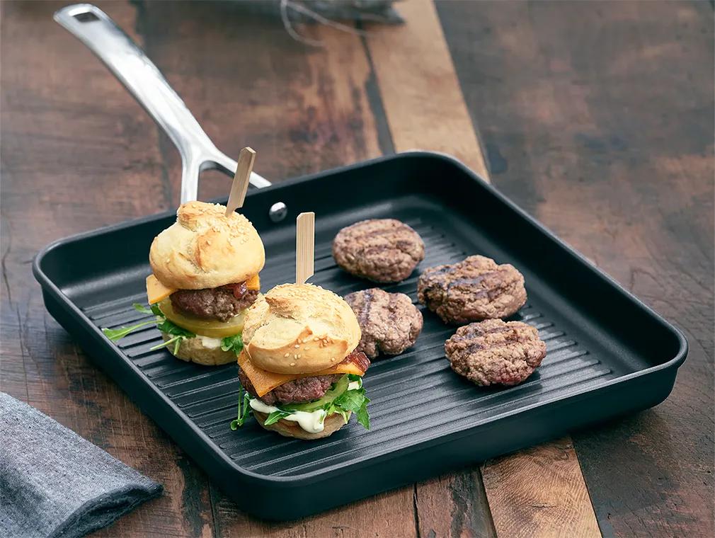Mini-burgery z cebulowym chutney