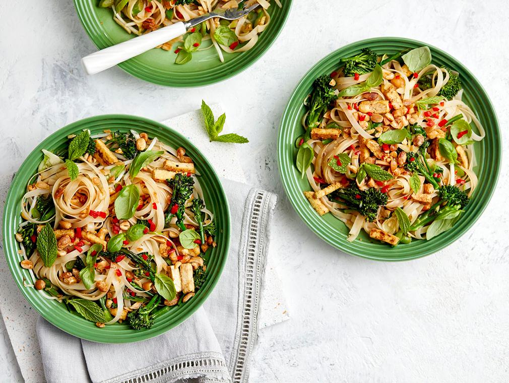 Pad Thai z chrupiącym tofu