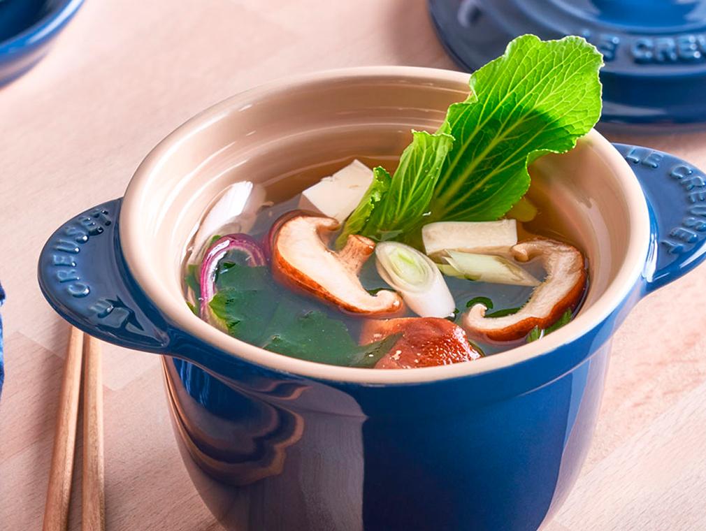 Zupa z tofu i wakame