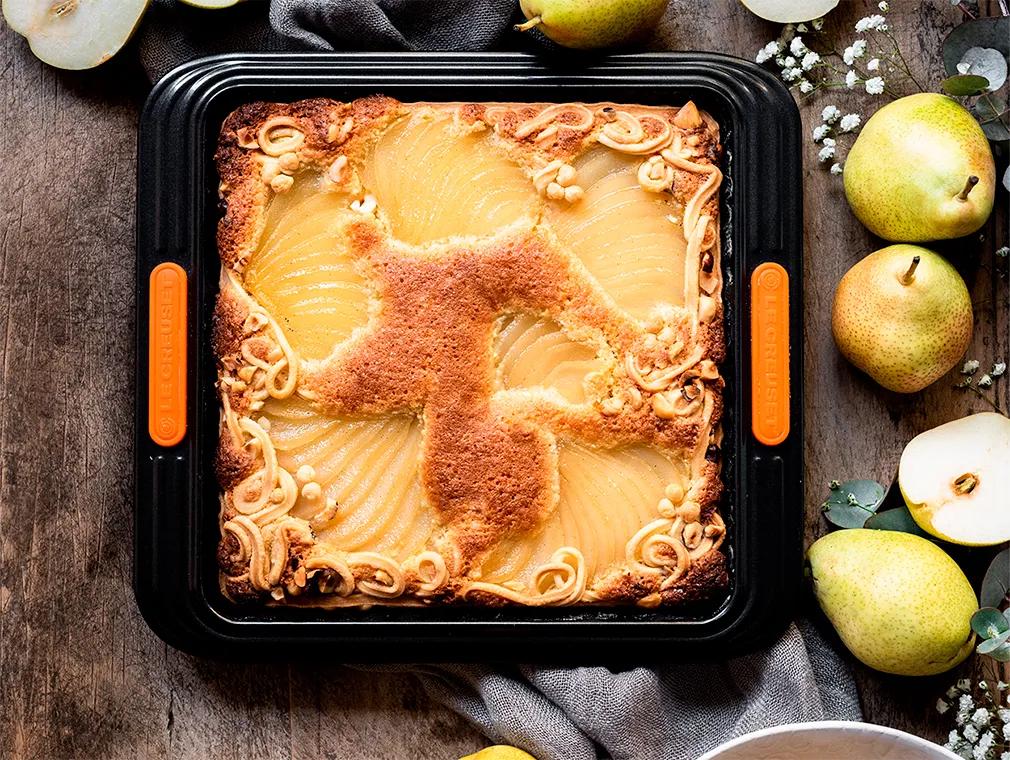 Tarta migdałowa z anyżem i gotowanymi gruszkami