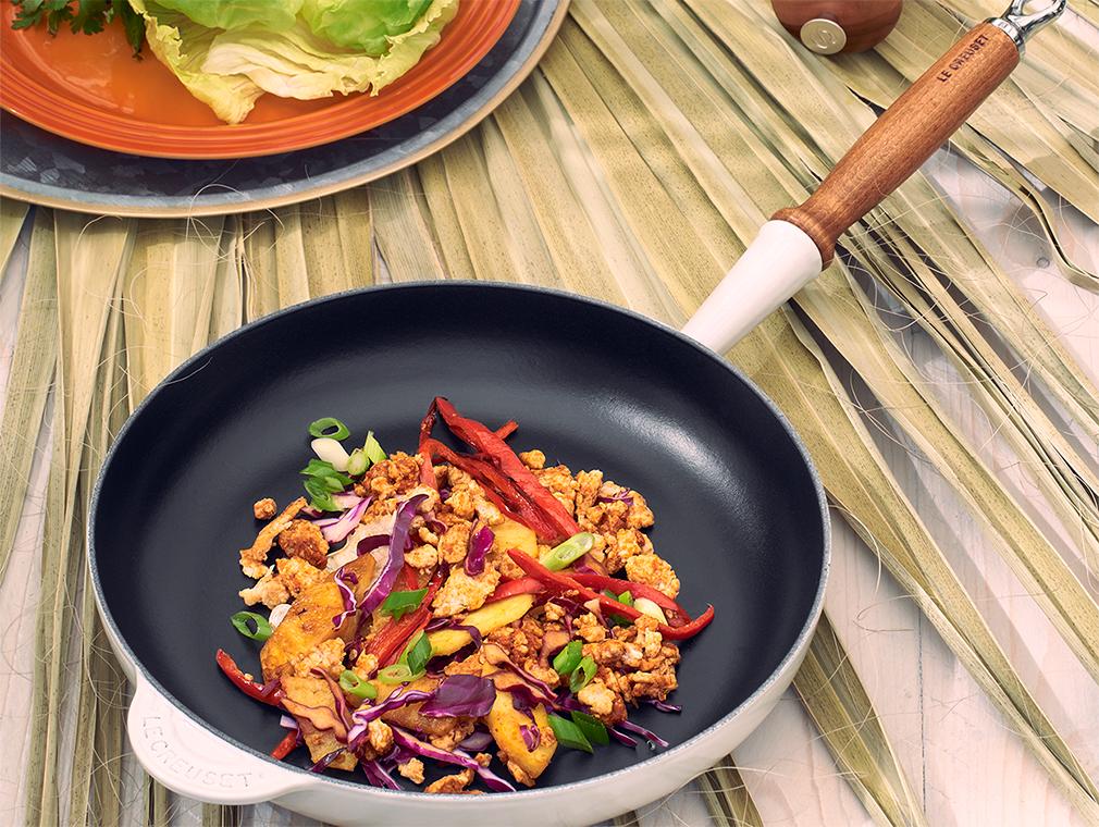 Wrapsy z sałatką z czerwonym curry i kurczakiem 