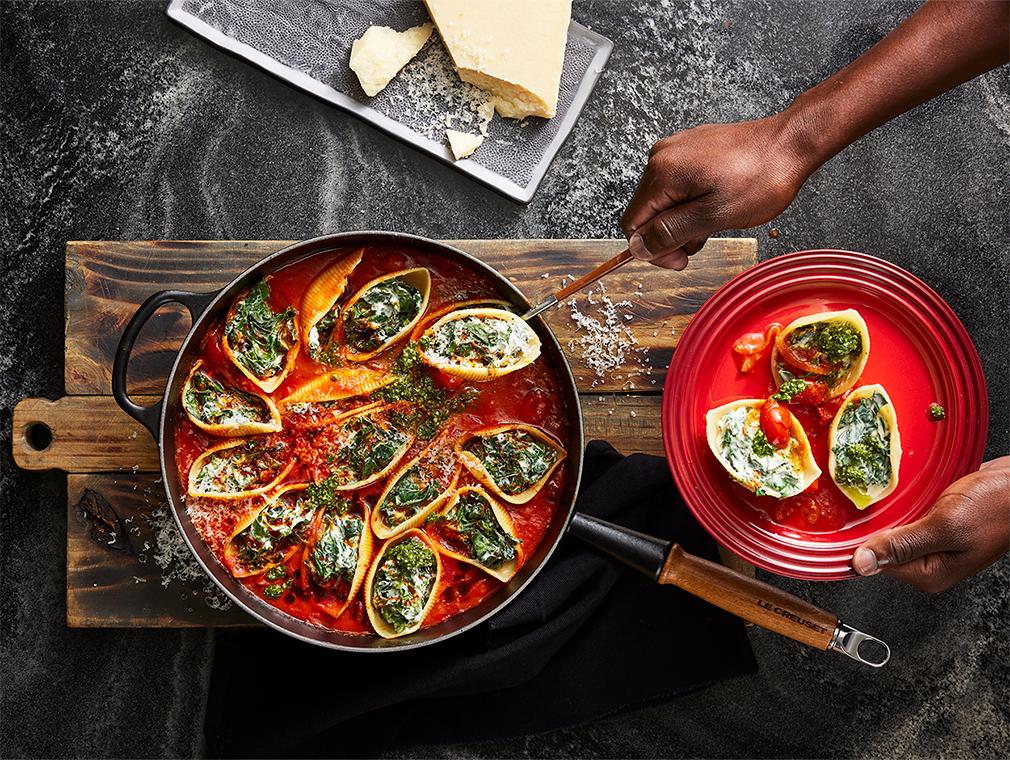 Arrabbiata z faszerowanym conchiglioni